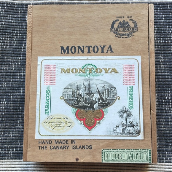 Vintage Montoya Wooden Cigar Box - Picture 1 of 10